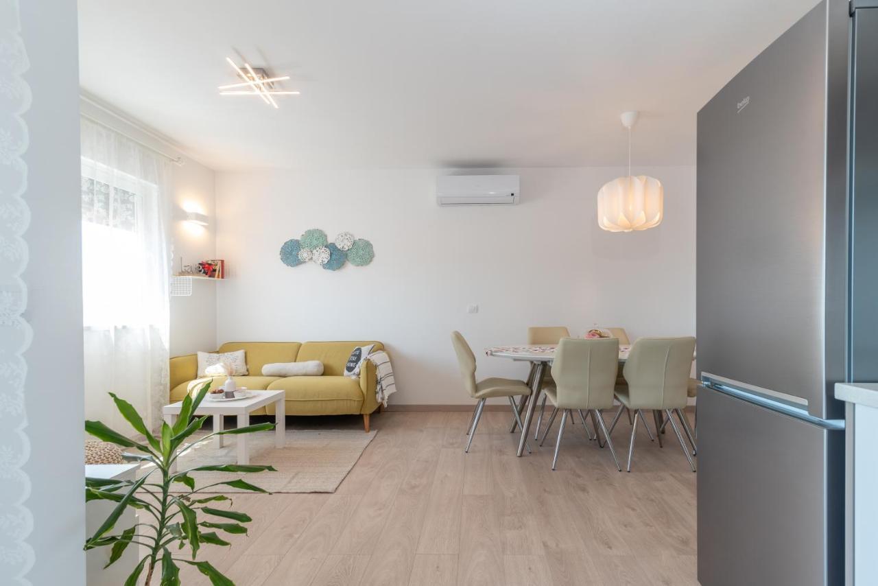 Apartament Apartman Lotos Trogir Zewnętrze zdjęcie
