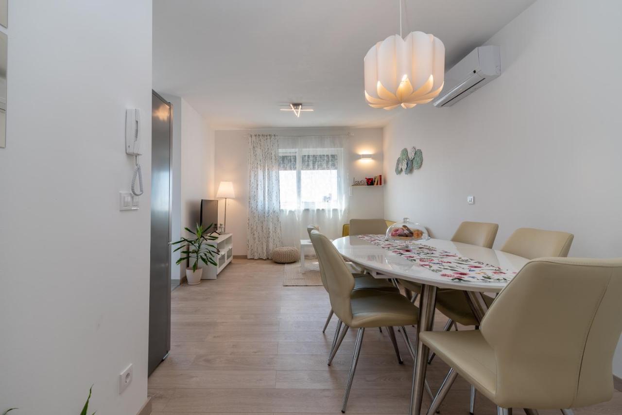 Apartament Apartman Lotos Trogir Zewnętrze zdjęcie