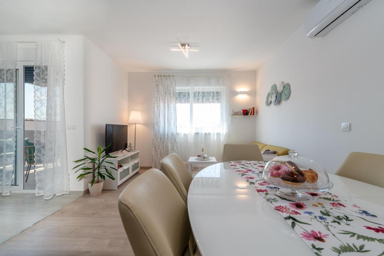 Apartament Apartman Lotos Trogir Zewnętrze zdjęcie
