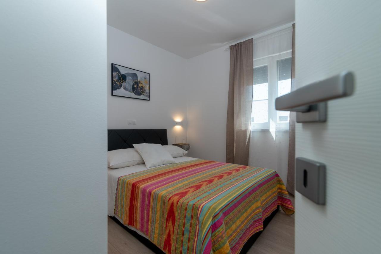 Apartament Apartman Lotos Trogir Zewnętrze zdjęcie